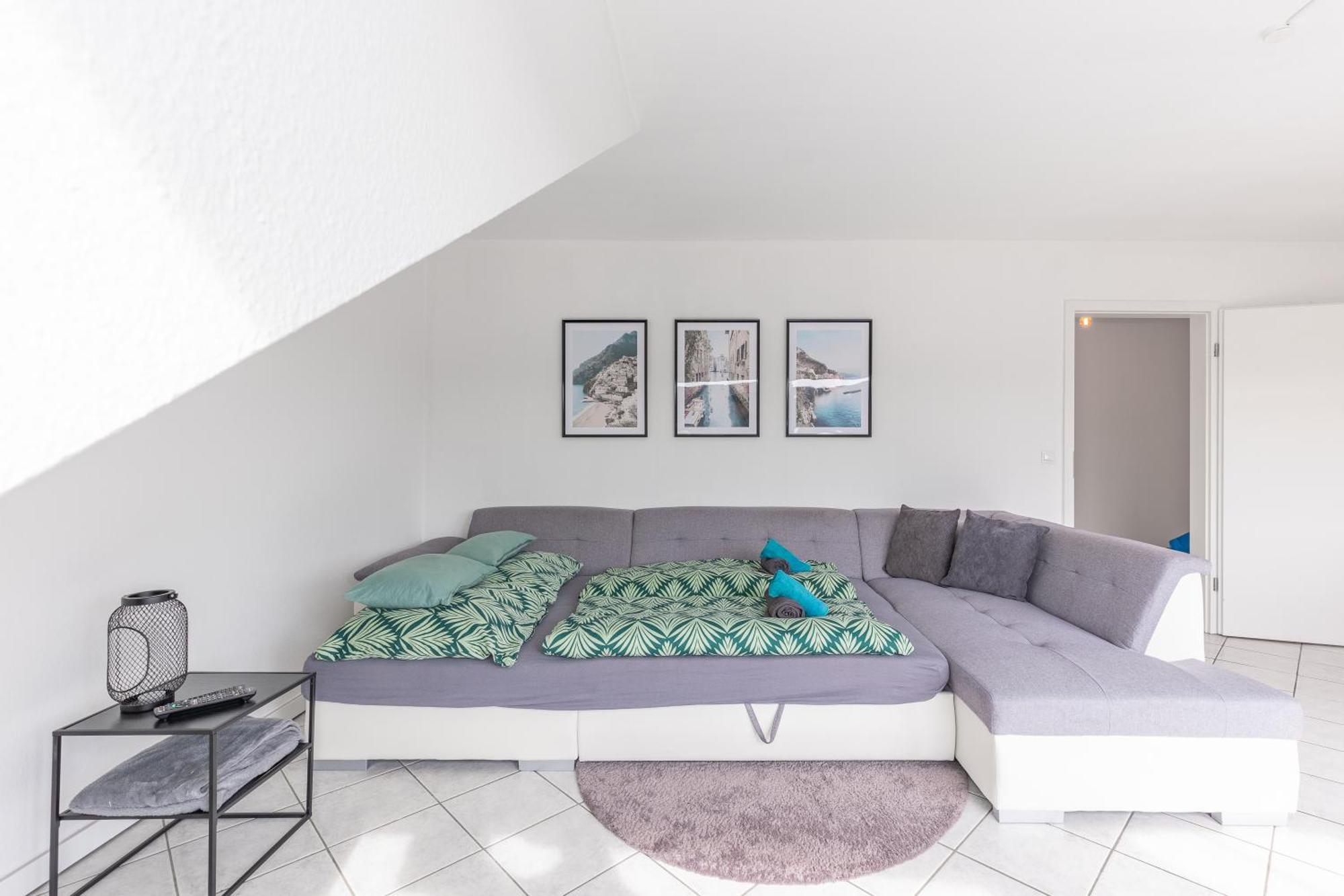 - Moderne Und Geraeumige 2 Zimmerwohnung Mit Sued-balkon In Gladbeck-brauck Naehe Movie Park Und Arena Aufschalke Apartment
